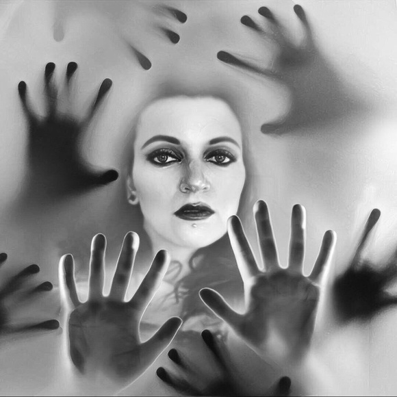 Meet your Poshers, Nikki, Bam and Squeak! 🐆 🐈 - Picture 4 of 8